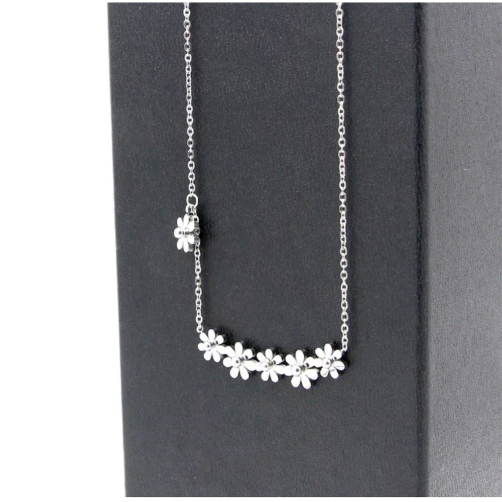 Stainless steel 6 Daisy Necklace - Picture 2 of 5